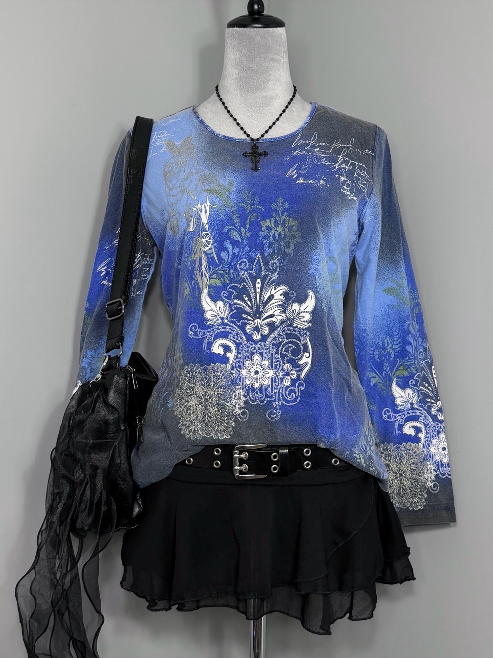 Vintage City Blues by Koret Longsleeve Graphic Knit Blouse